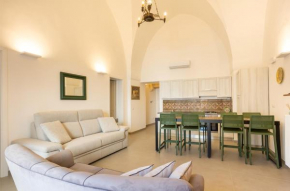 First Falcon Apartment-Symphonya Tourist Rentals